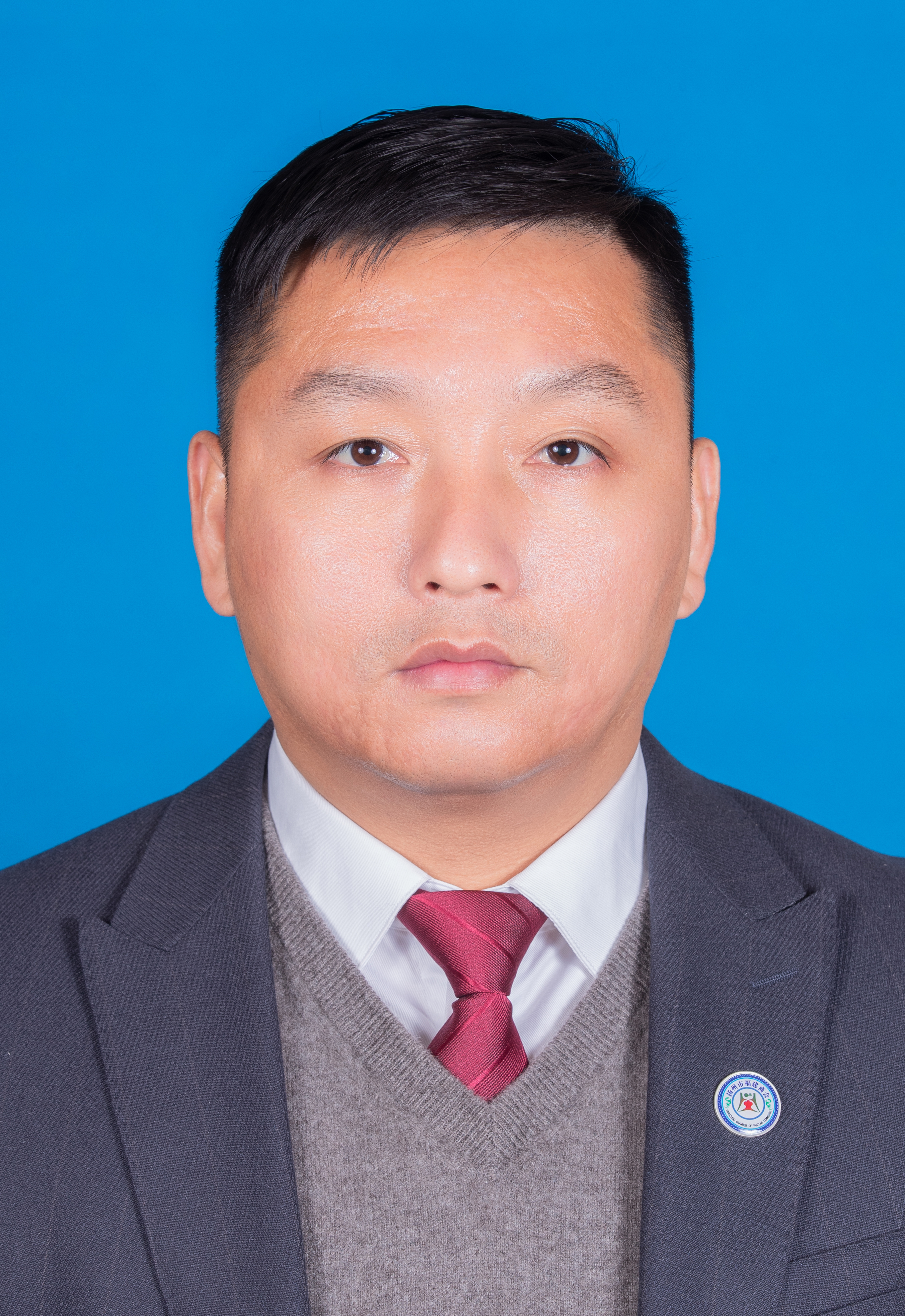 李华